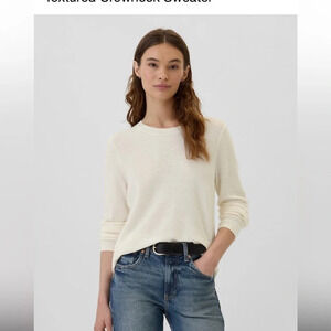 GAP textured crew neck sweater